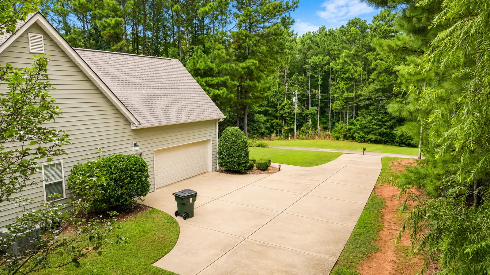 Garage & Driveway