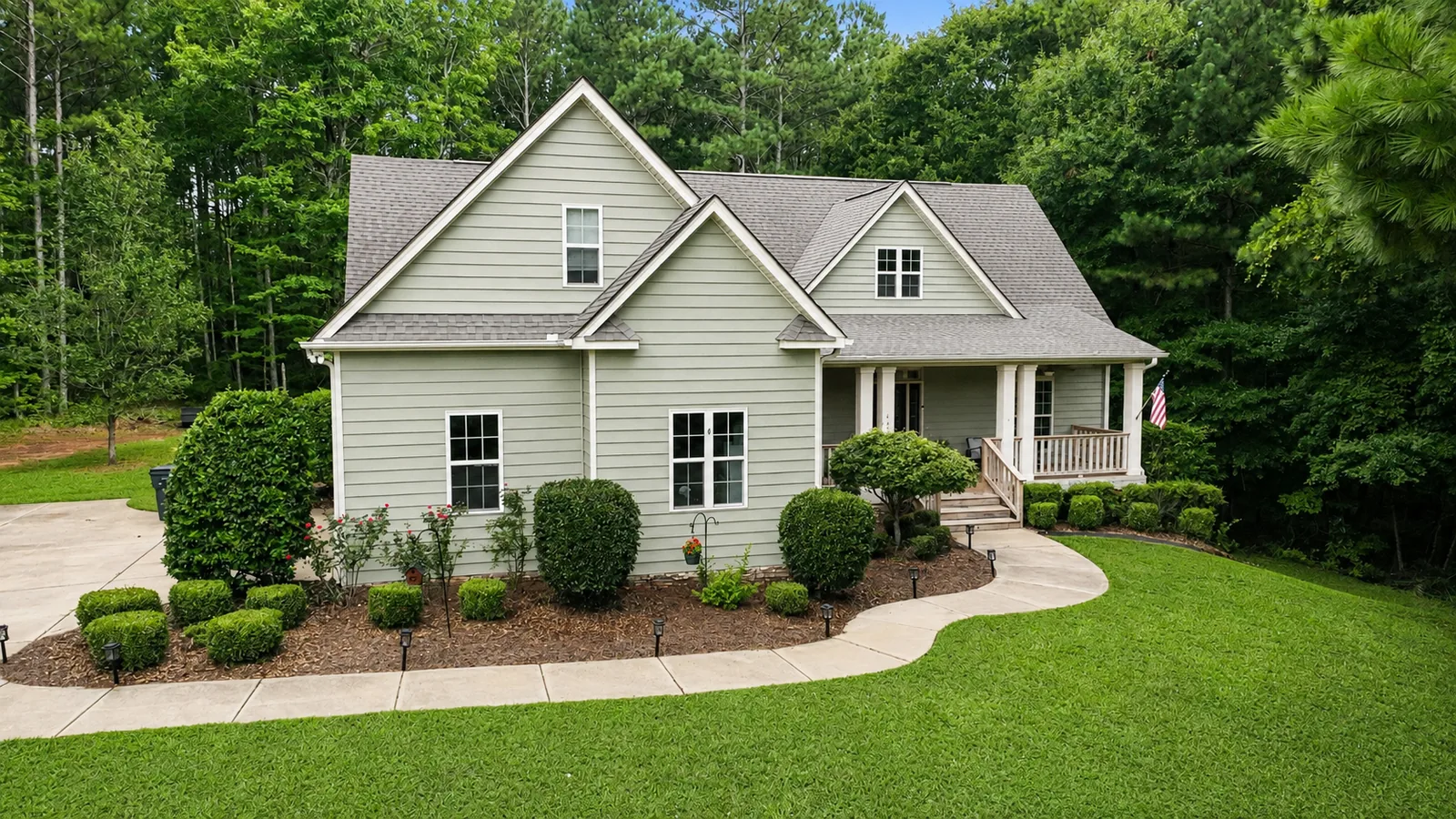Front Exterior & Landscaping