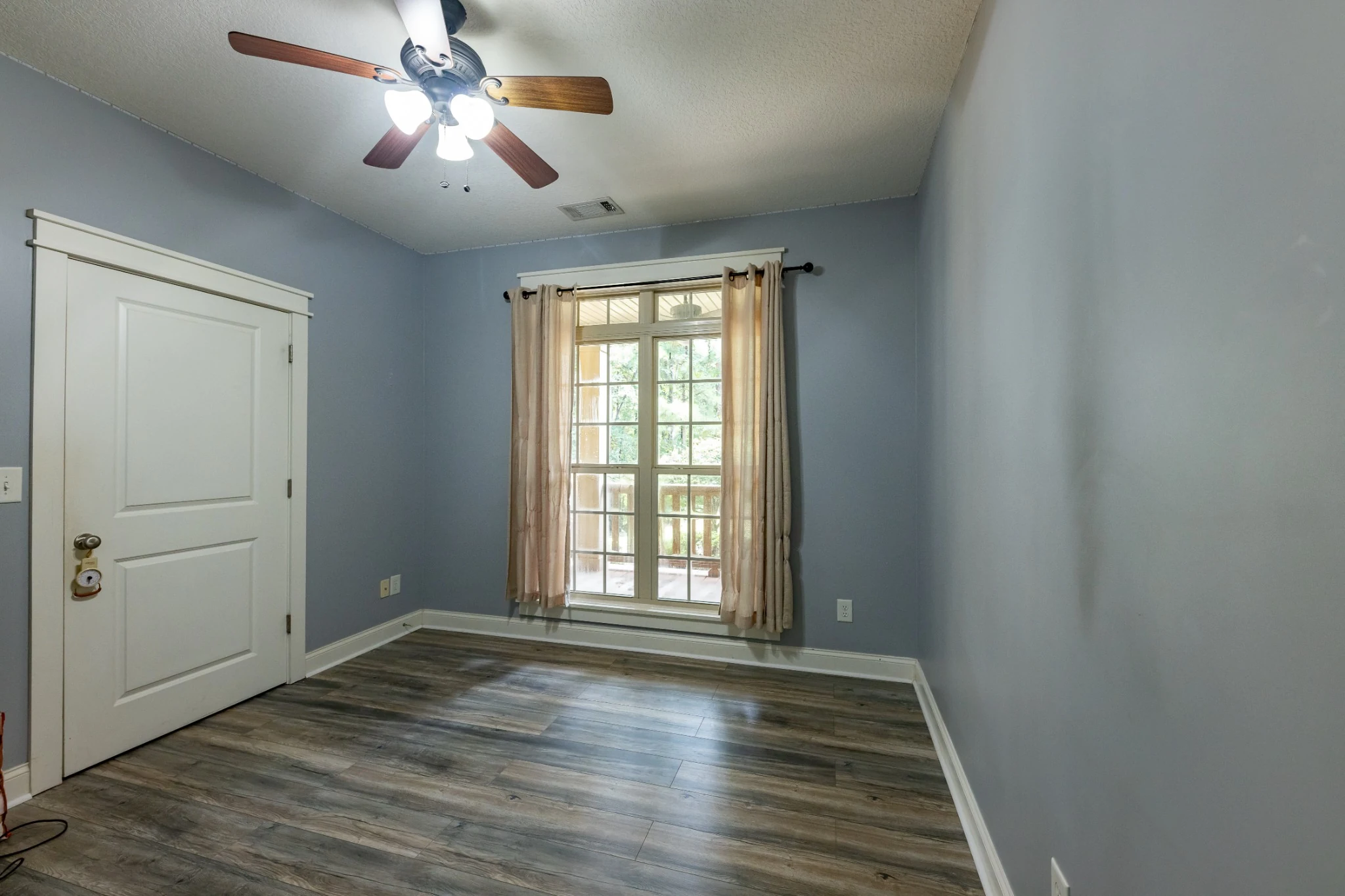 Additional bedroom